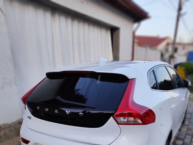 Volvo V40 - зображення 2