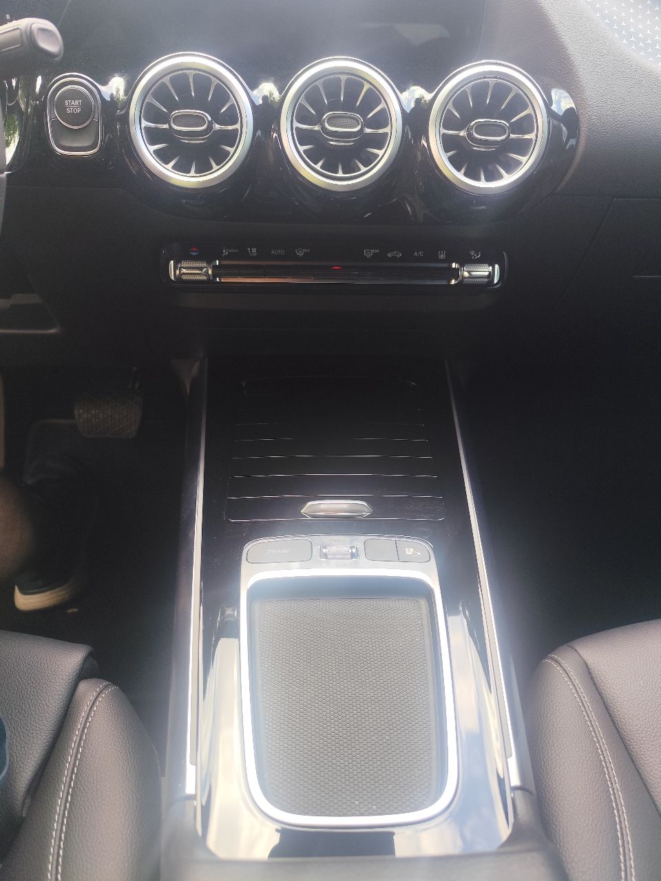 Mercedes-Benz EQA - фото 25