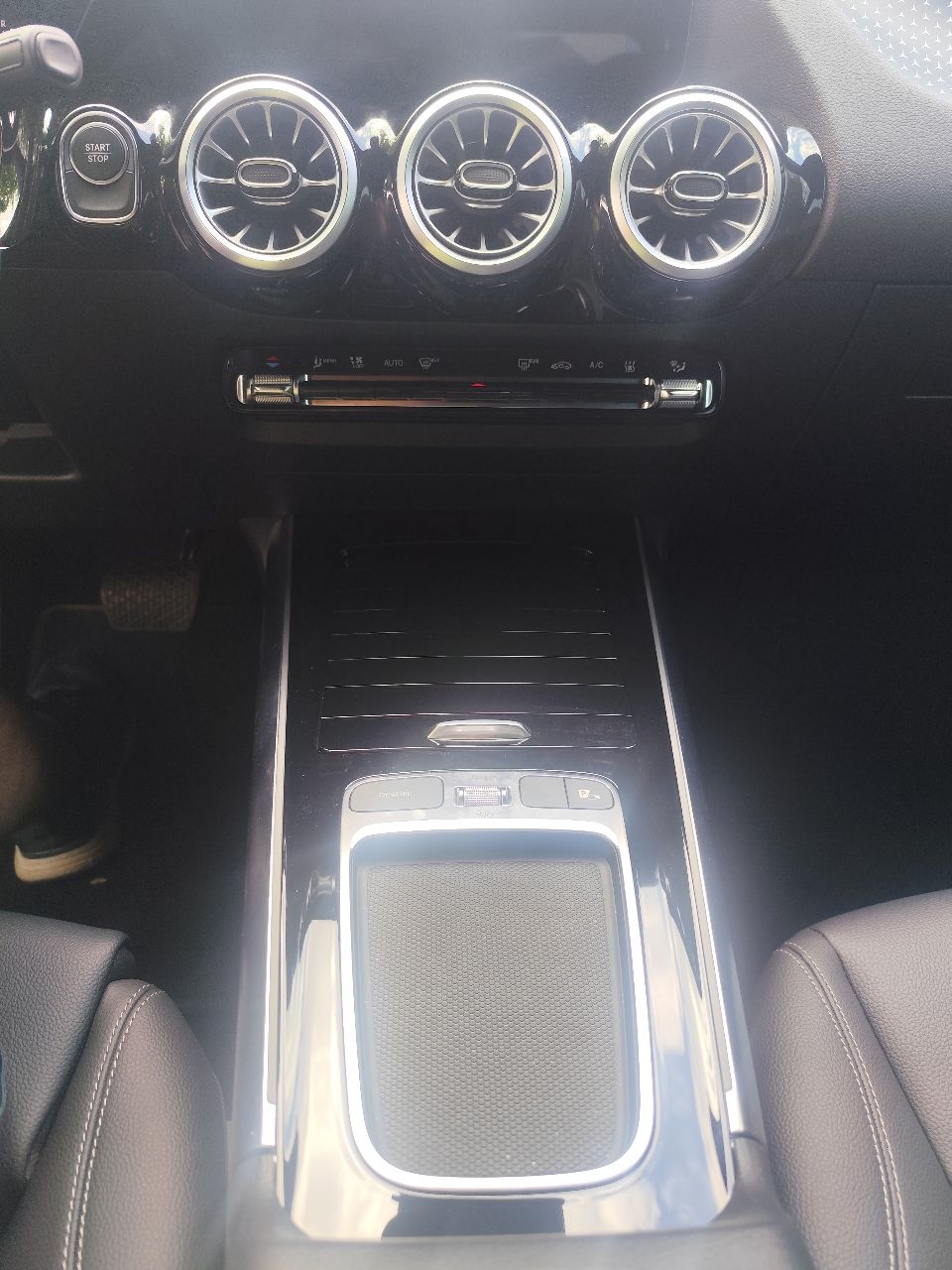 Mercedes-Benz EQA - фото 30