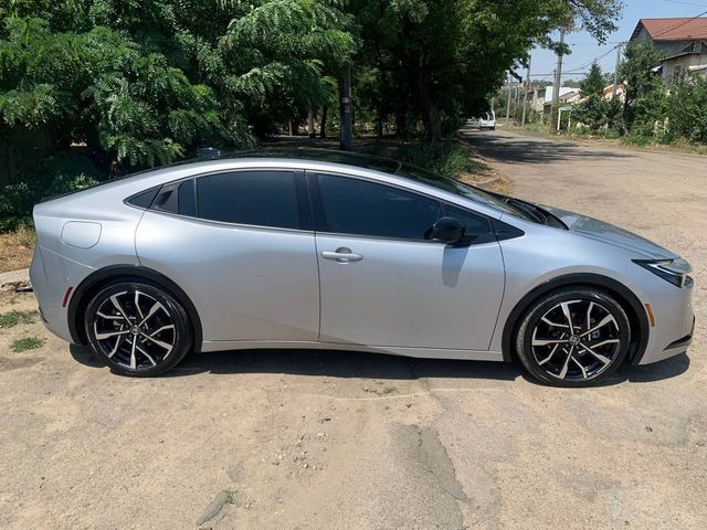 Toyota Prius - фото 2