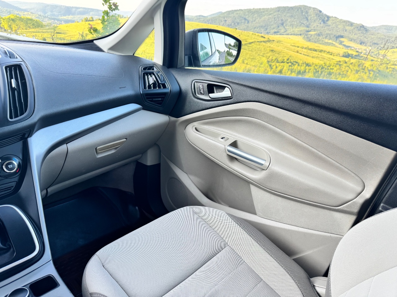 Ford C-MAX - фото 9