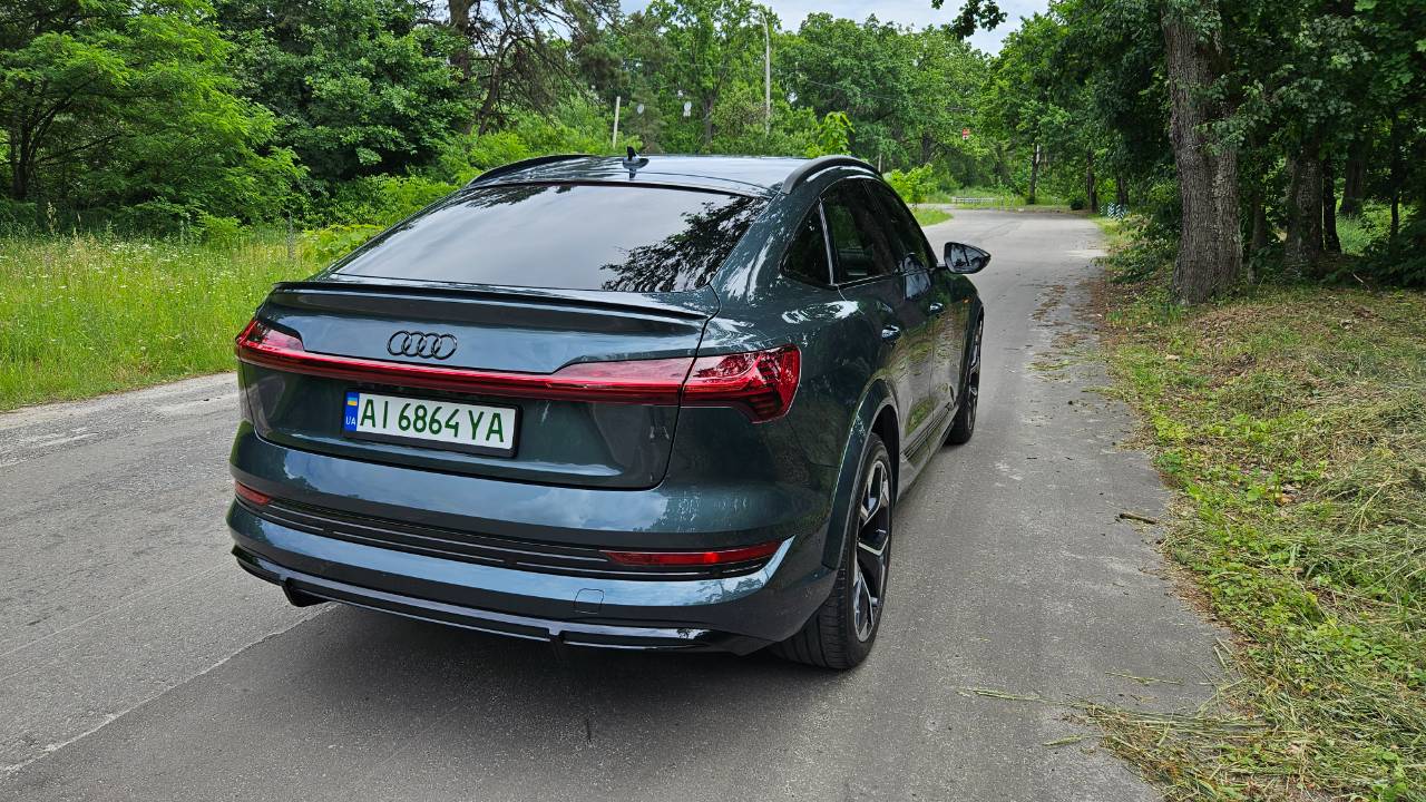Audi e-tron S Sportback - фото 19