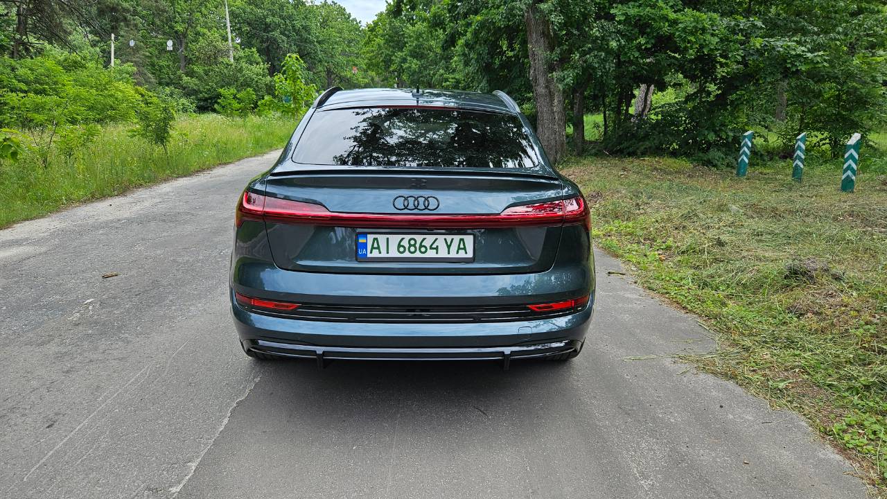 Audi e-tron S Sportback - фото 20