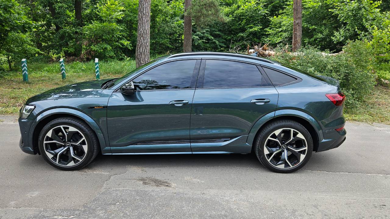Audi e-tron S Sportback - фото 14