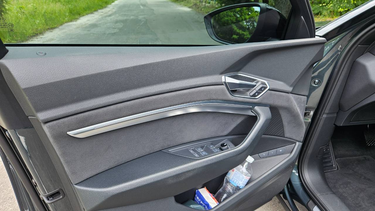 Audi e-tron S Sportback - фото 11