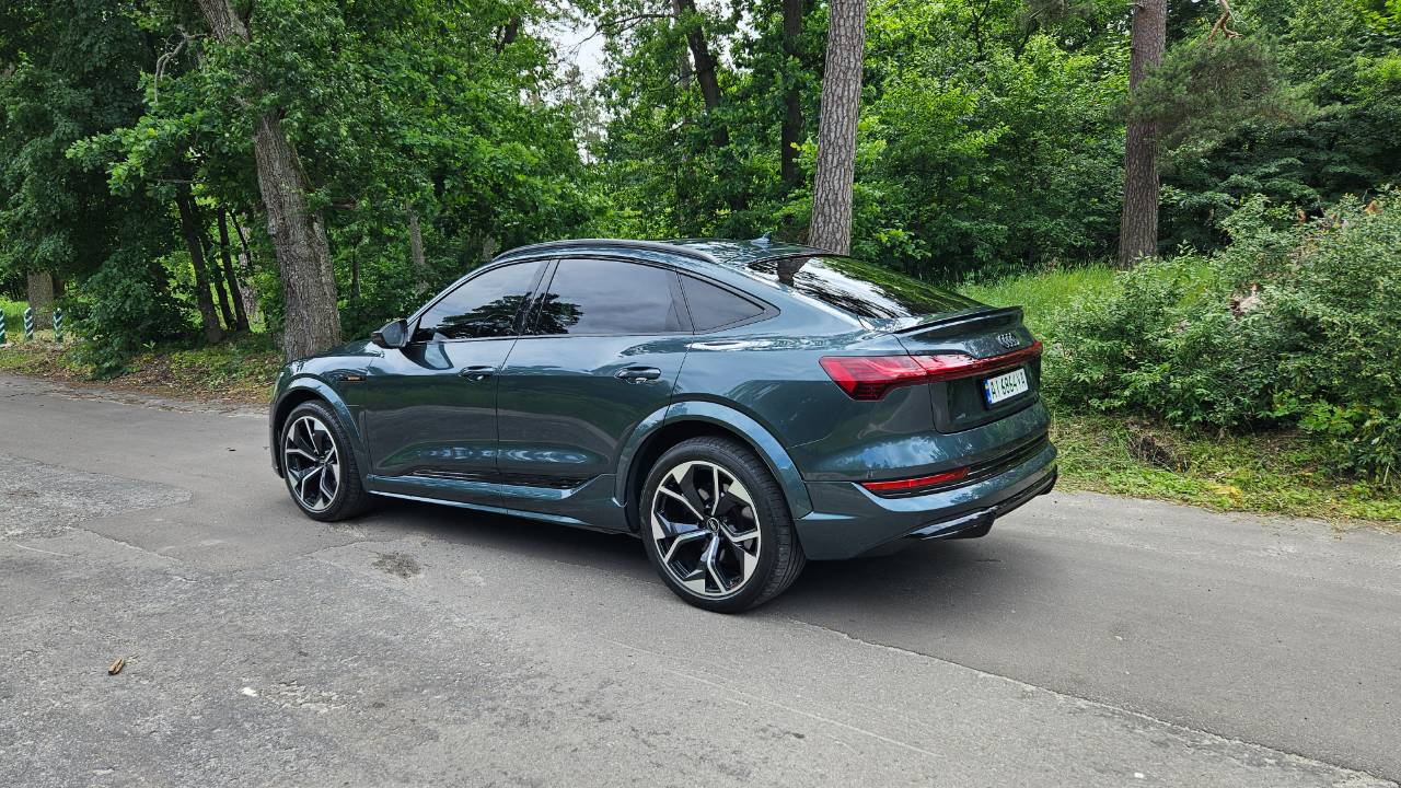 Audi e-tron S Sportback - фото 17