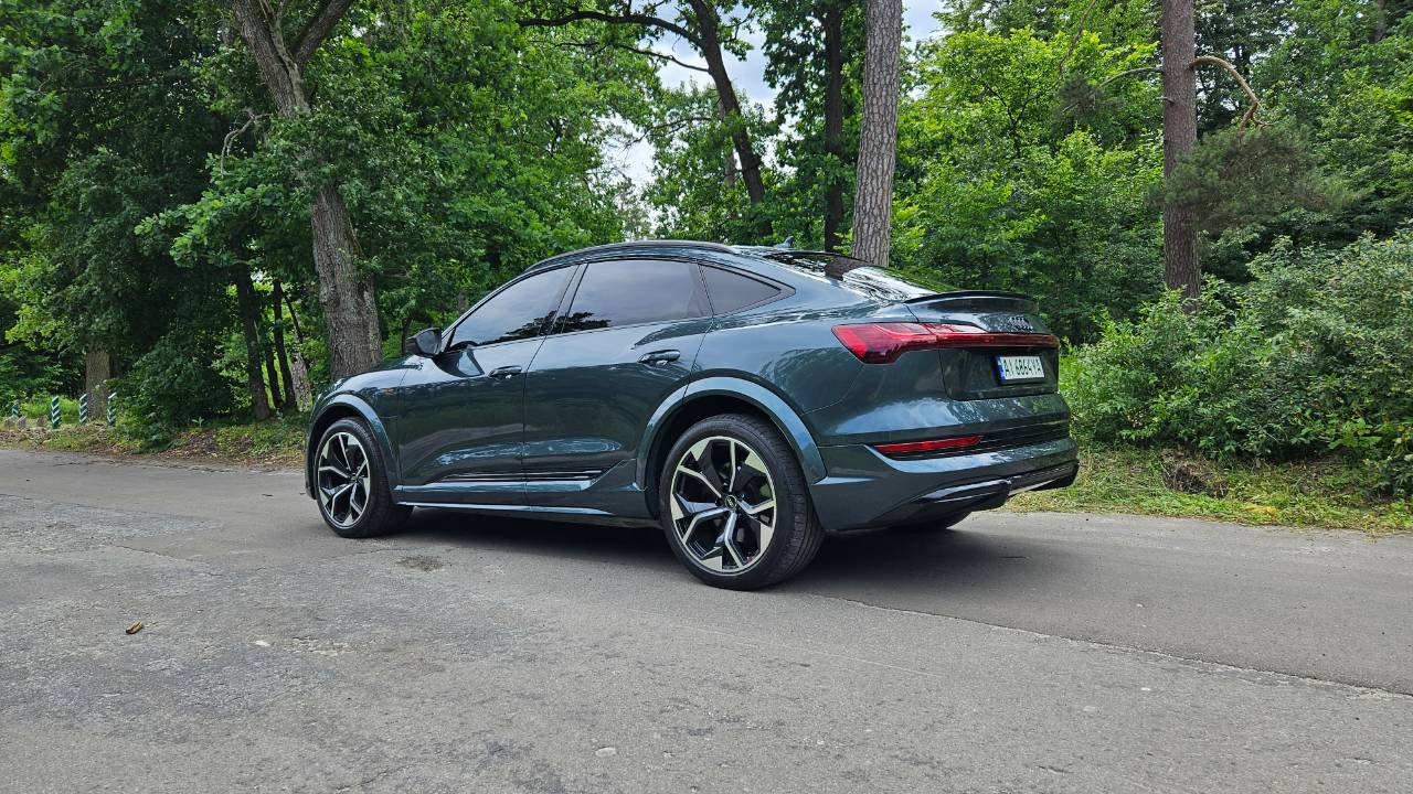 Audi e-tron S Sportback - фото 16