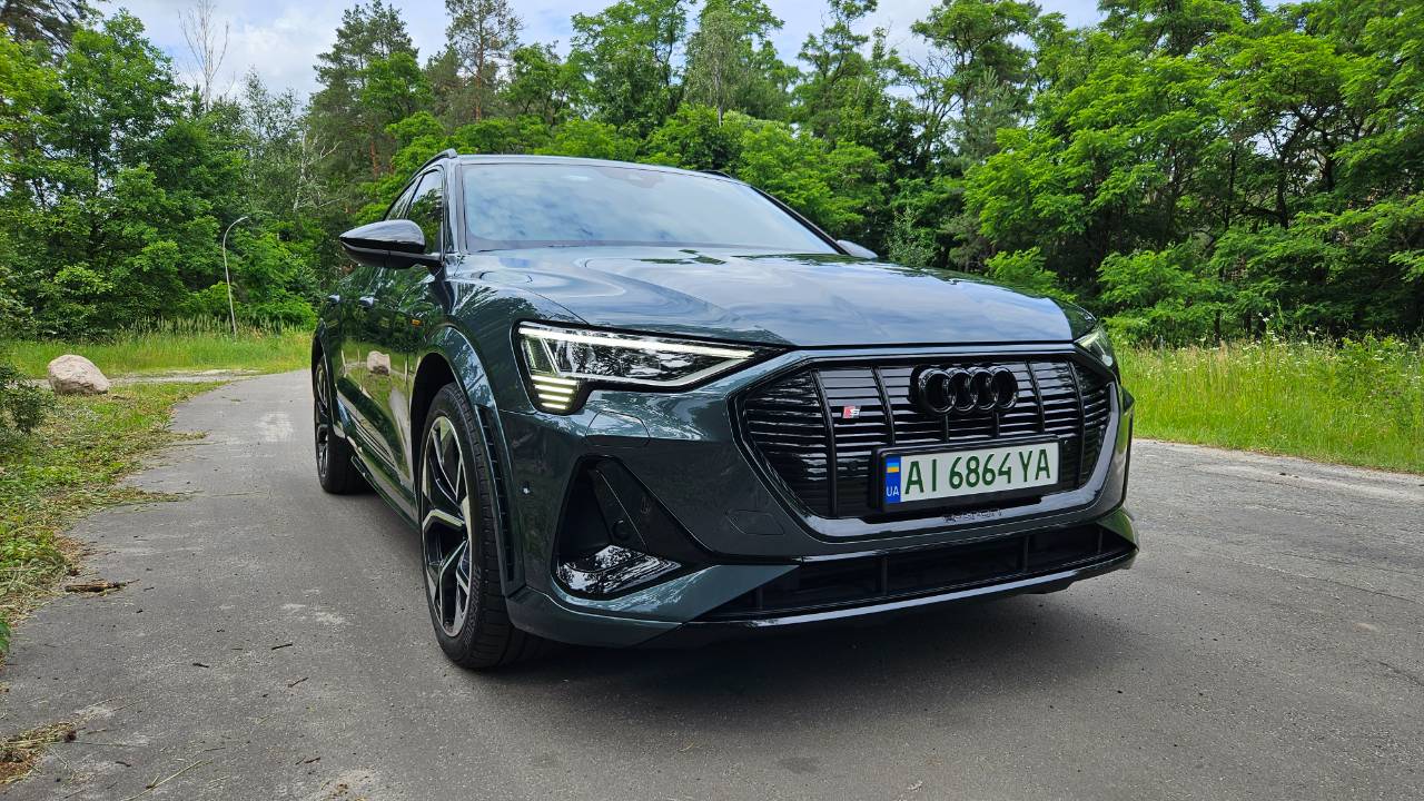 Audi e-tron S Sportback - фото 23