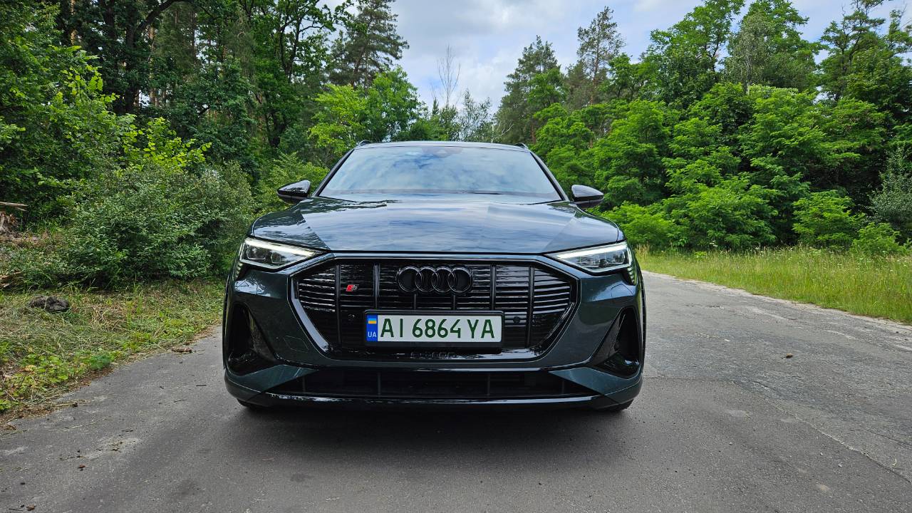 Audi e-tron S Sportback - фото 24