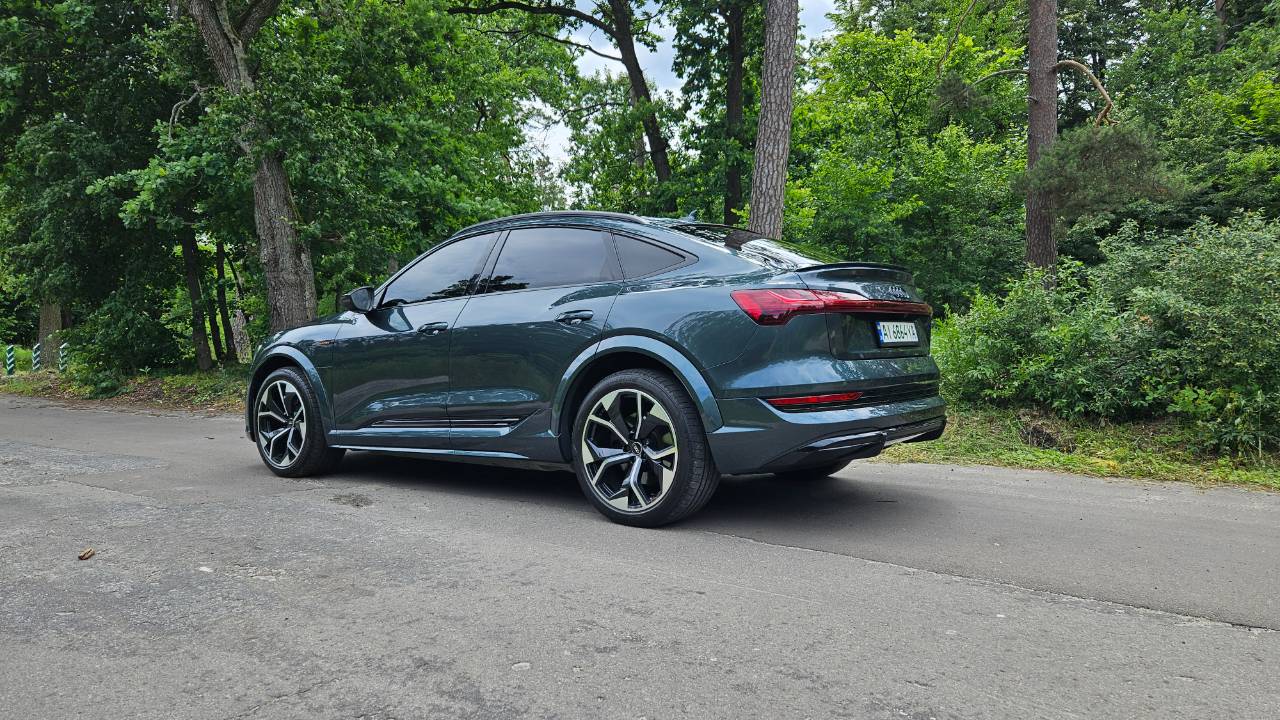 Audi e-tron S Sportback - фото 15