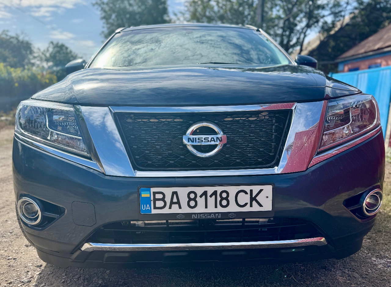 Nissan Pathfinder - фото 1