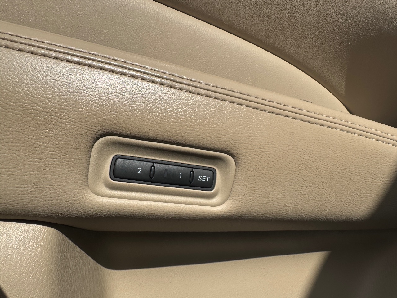 Nissan Pathfinder - фото 8