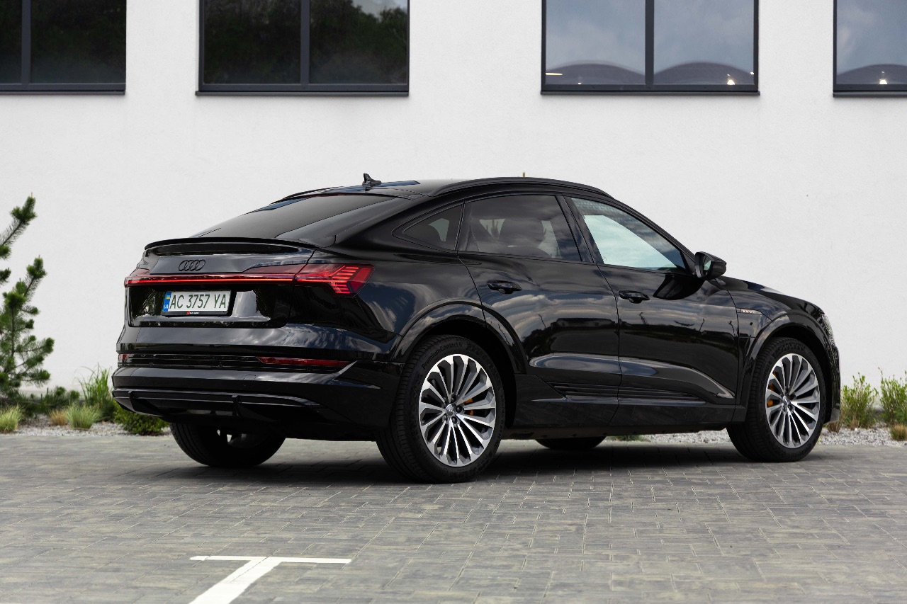 Audi e-tron Sportback - фото 9