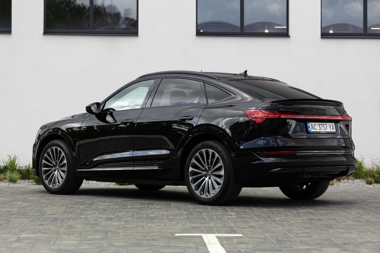 Audi e-tron Sportback - фото 13