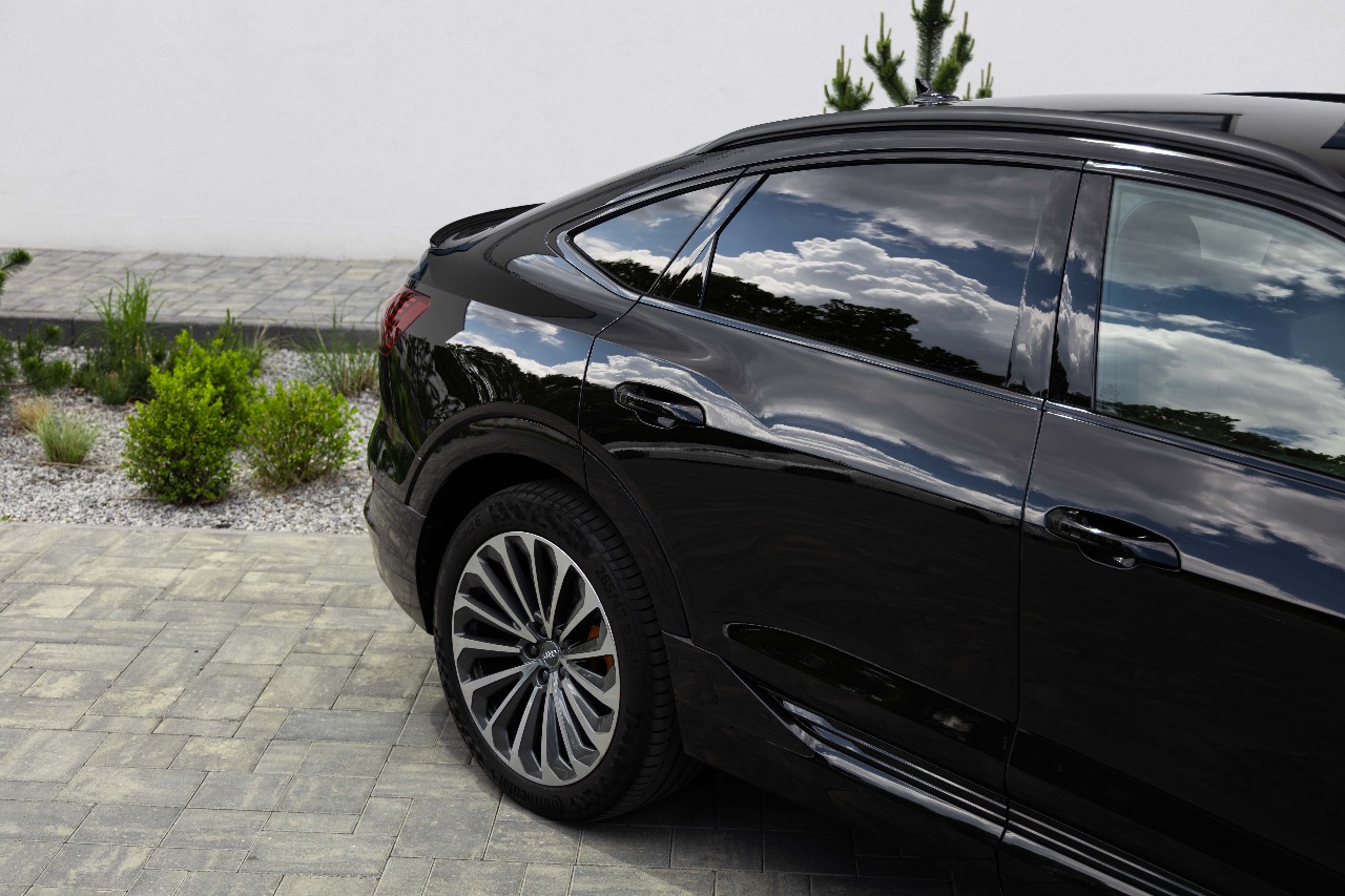 Audi e-tron Sportback - фото 14