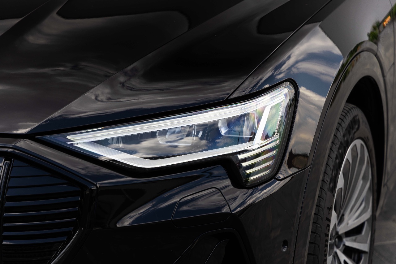 Audi e-tron Sportback - фото 2