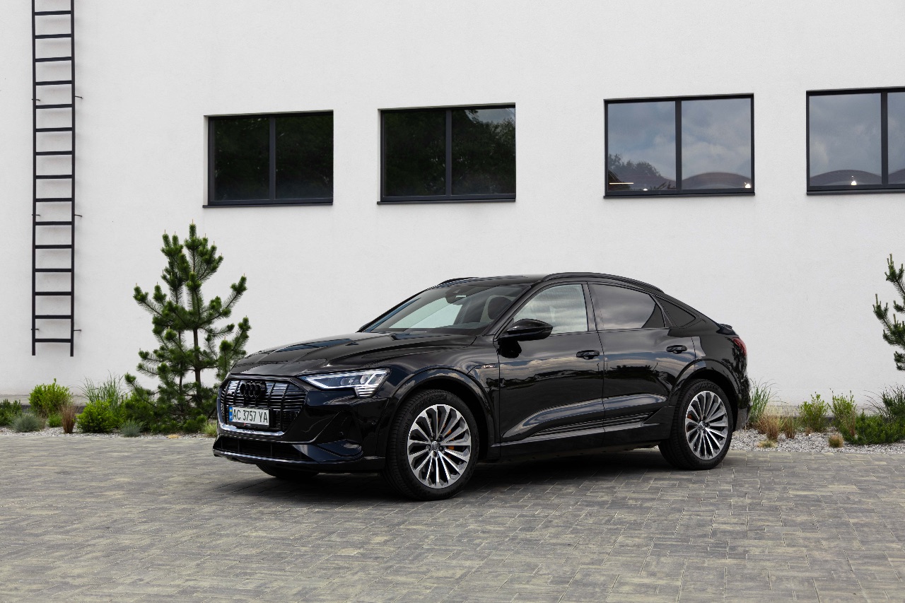 Audi e-tron Sportback - фото 10
