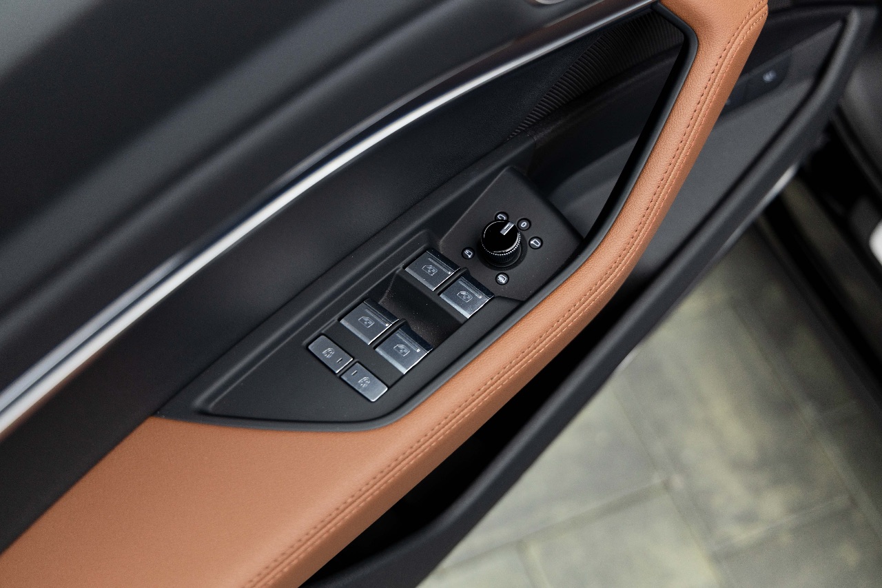 Audi e-tron Sportback - фото 28