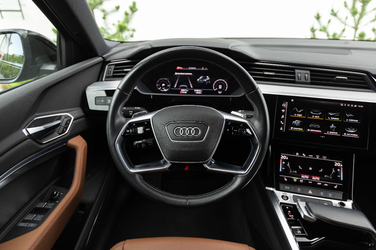 Audi e-tron Sportback - фото 21