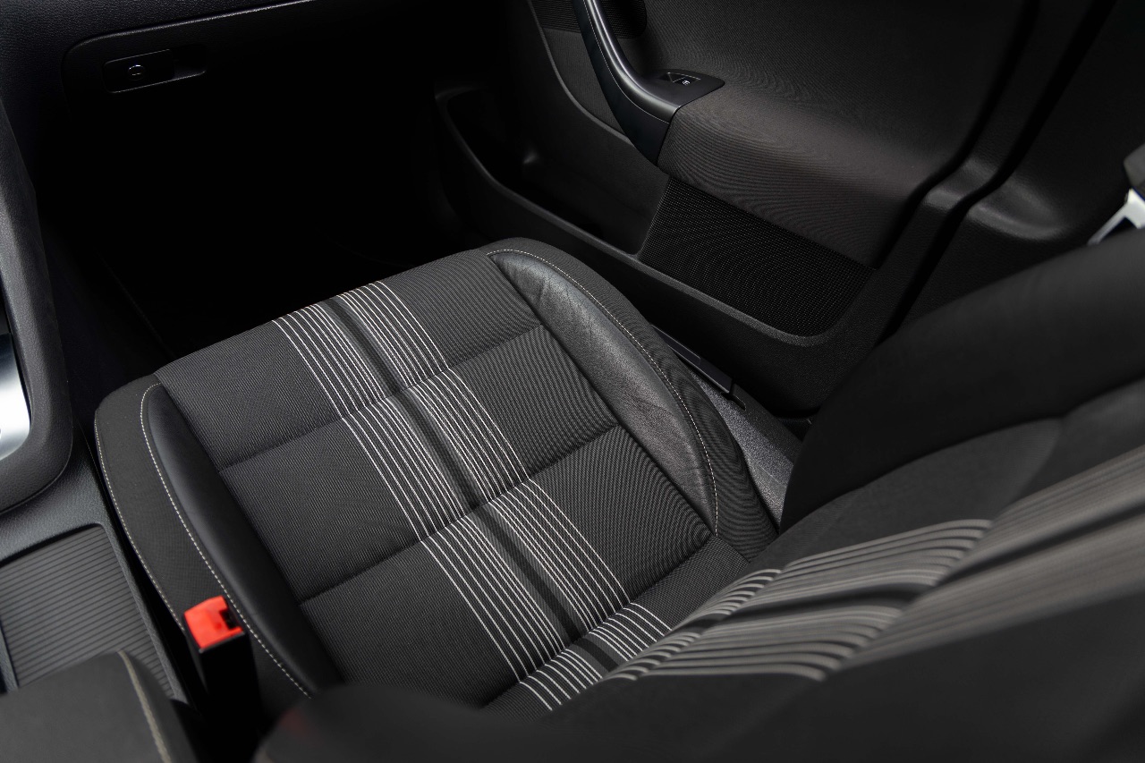 Volkswagen Golf - фото 18