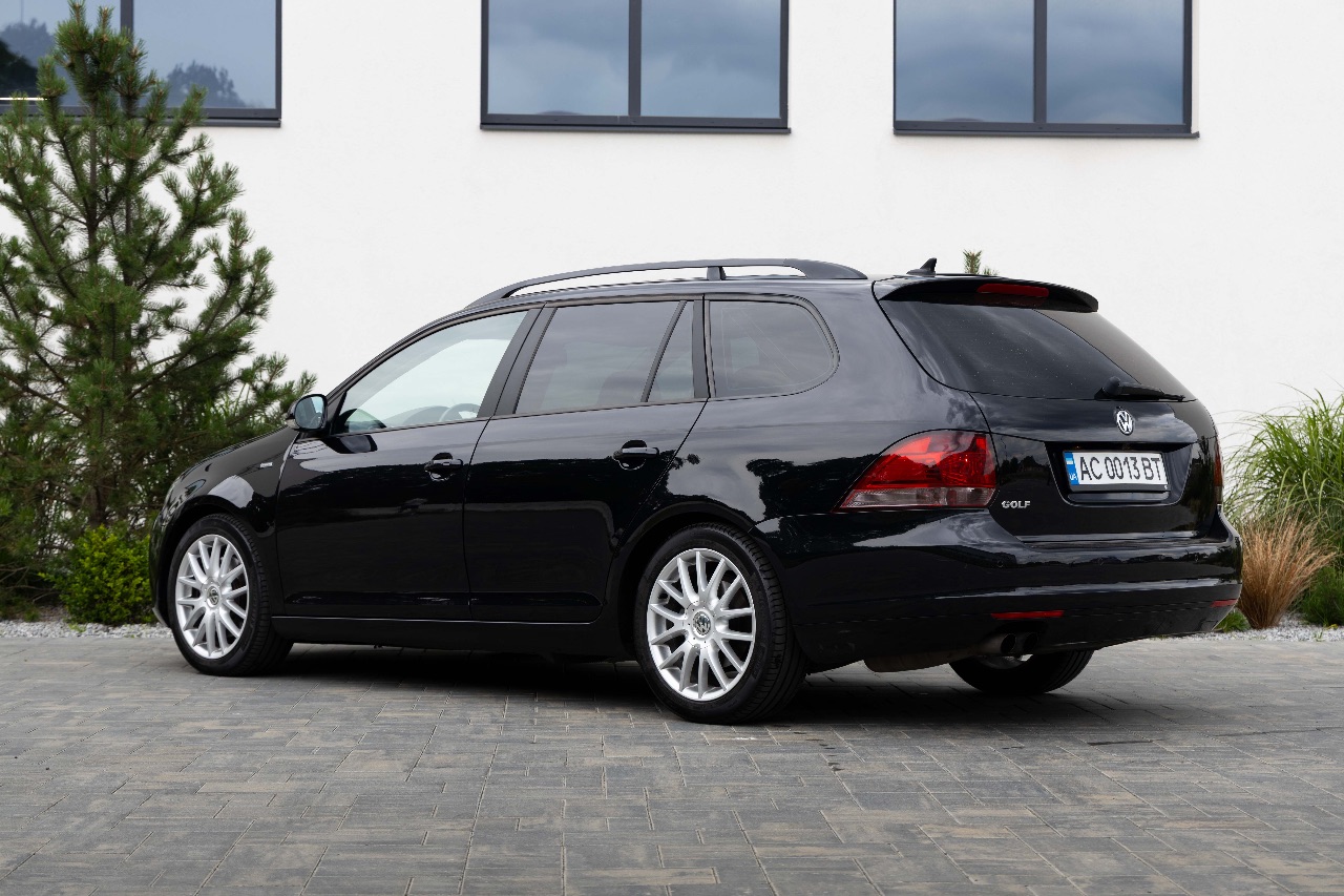 Volkswagen Golf - фото 13