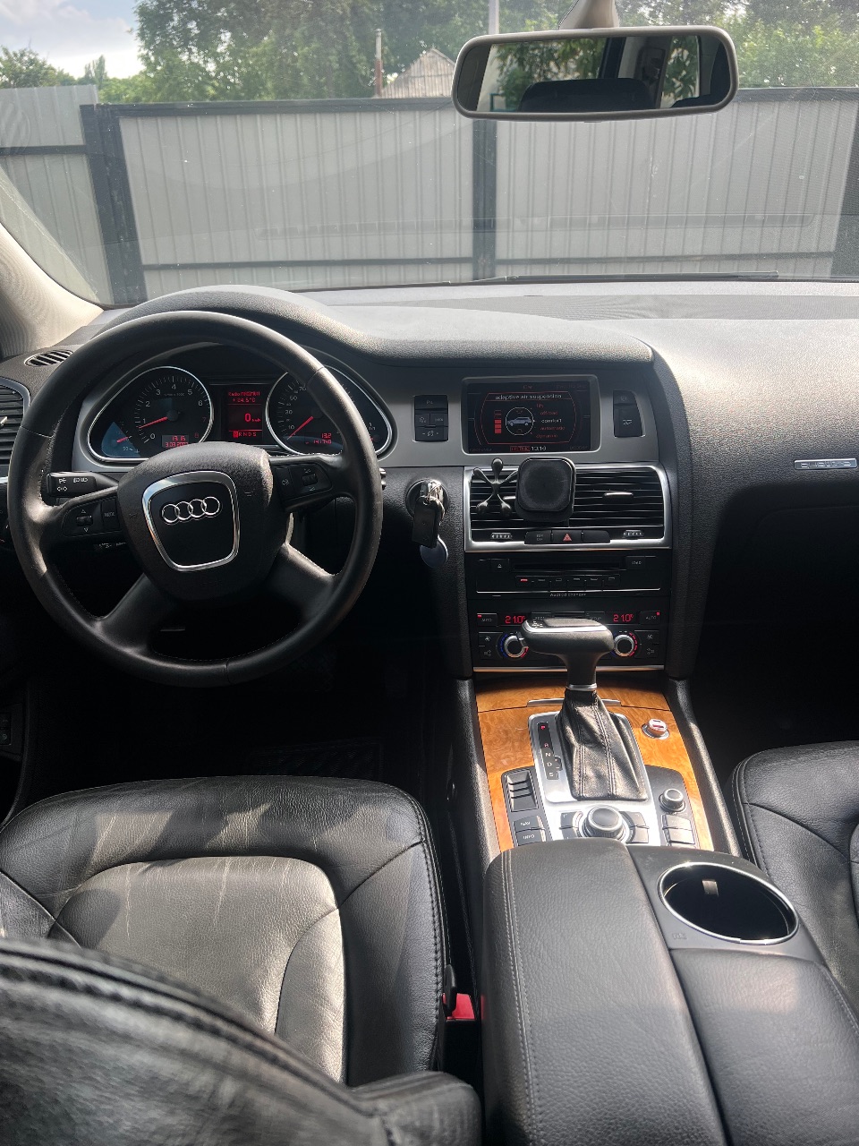 Audi Q7 - фото 20