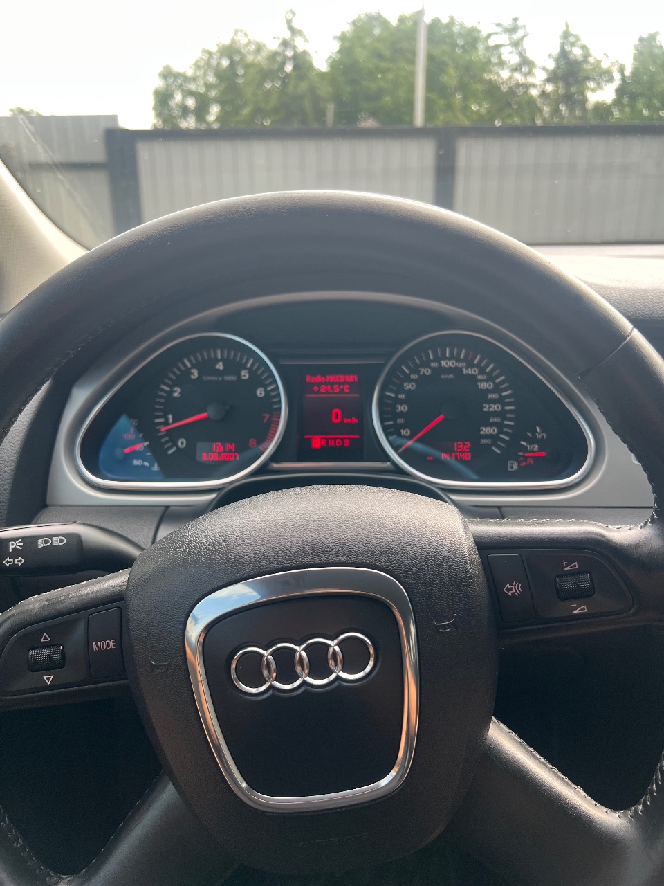 Audi Q7 - фото 15