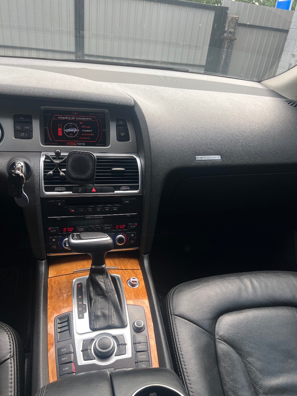 Audi Q7 - фото 16