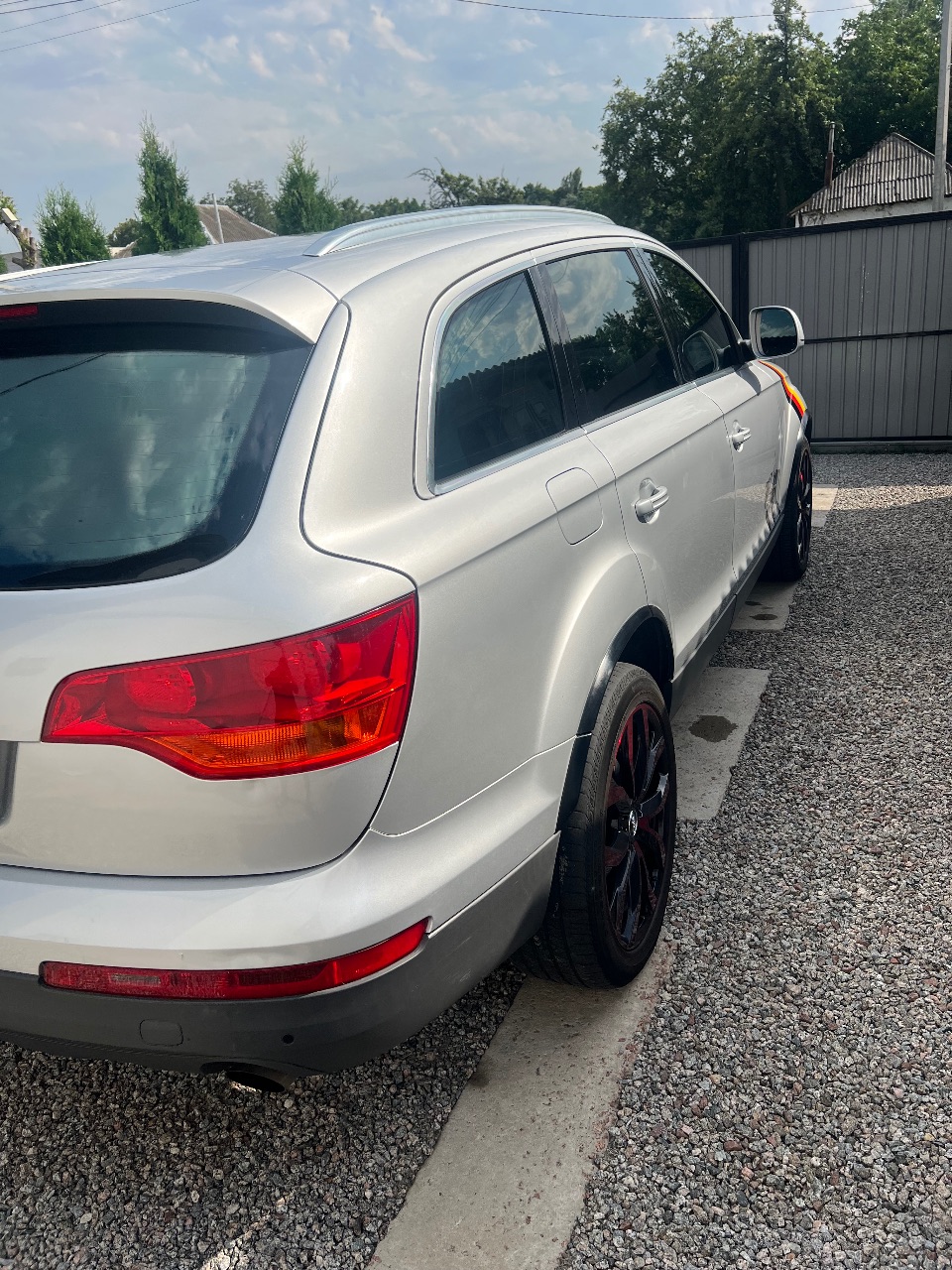 Audi Q7 - фото 7