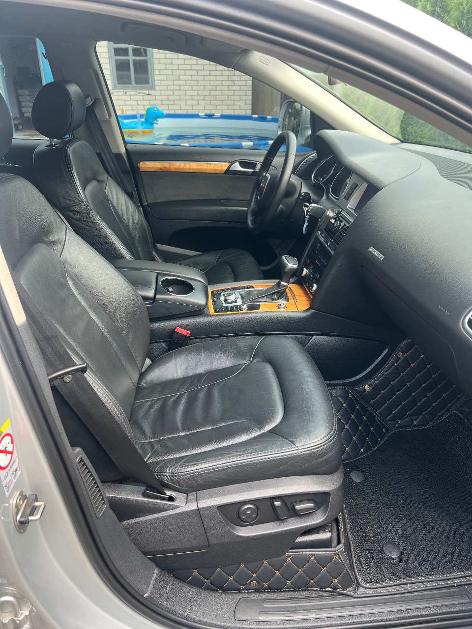 Audi Q7 - фото 17