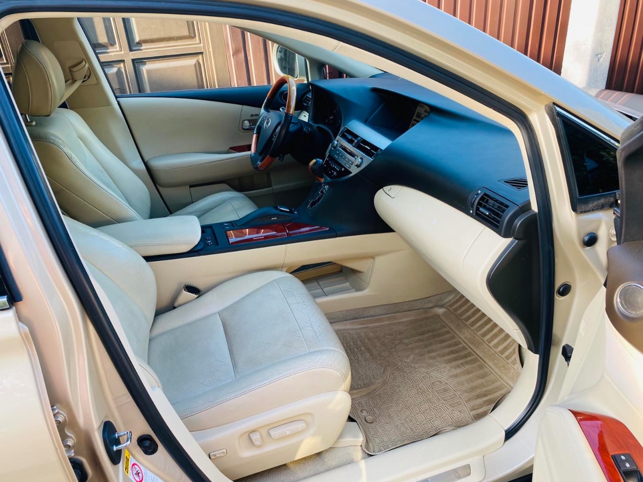 Lexus RX - фото 10