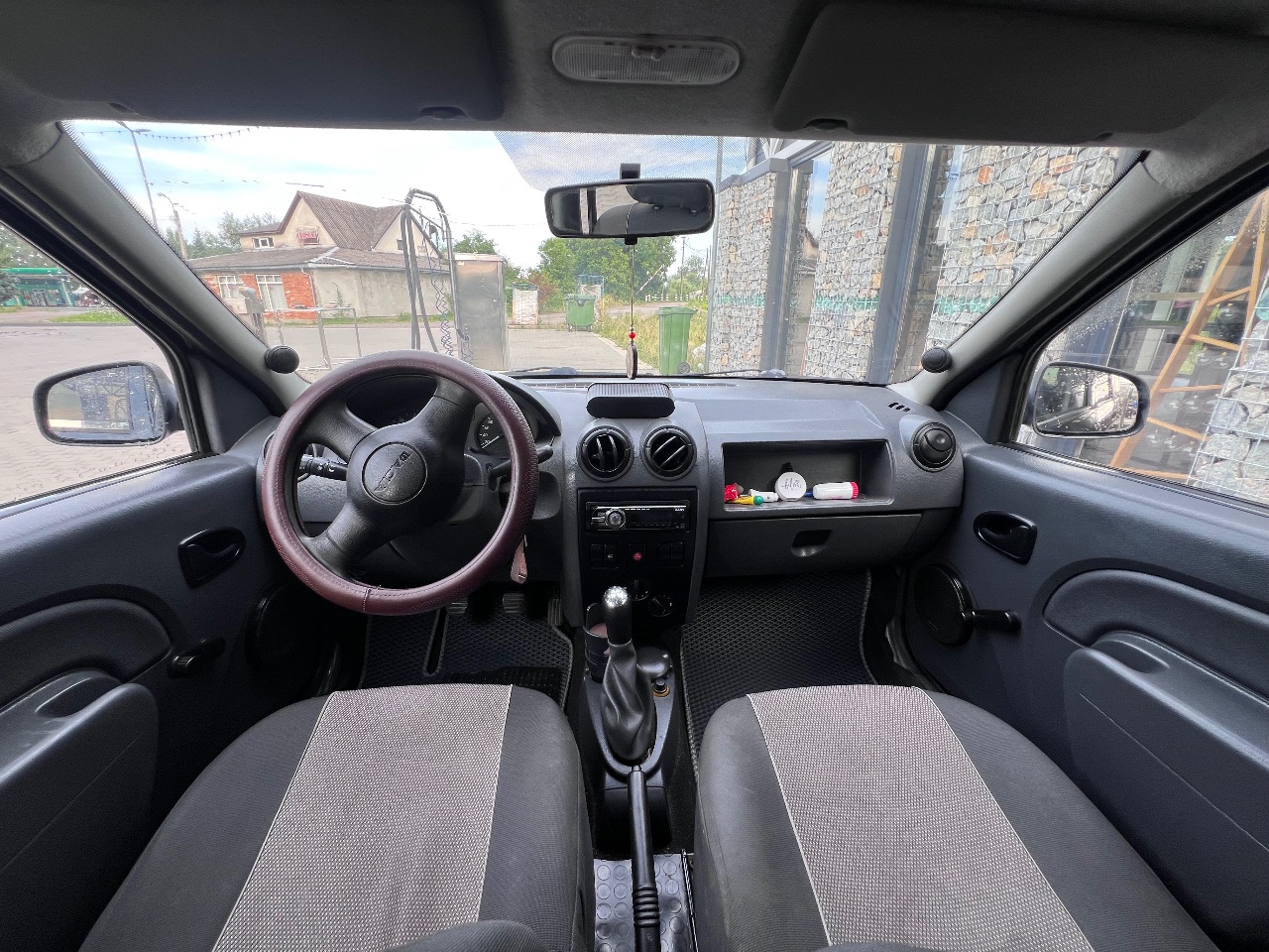 Dacia Logan - фото 14