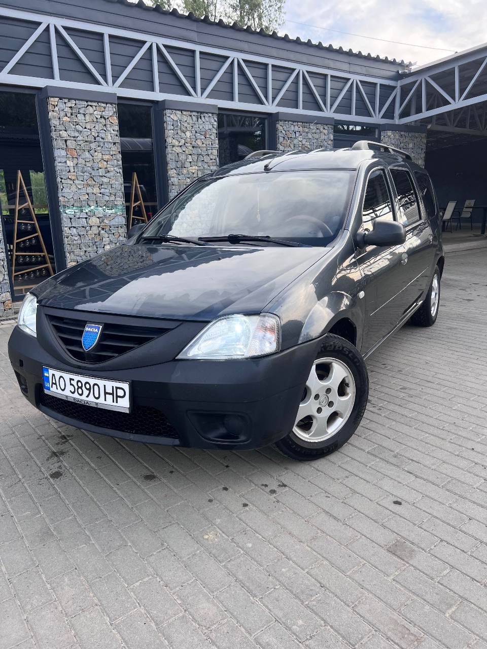 Dacia Logan - фото 1