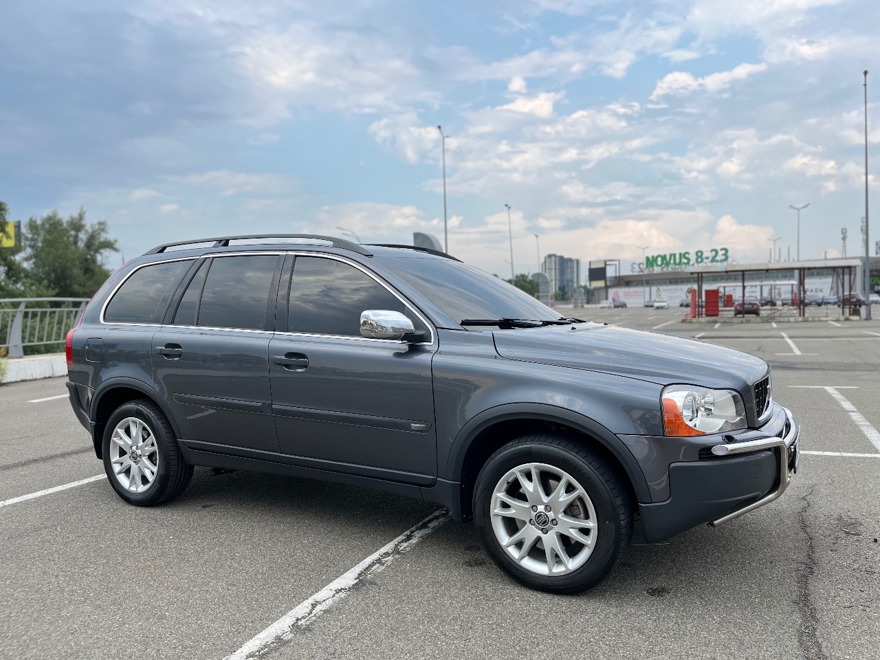 Volvo XC90 - фото 12