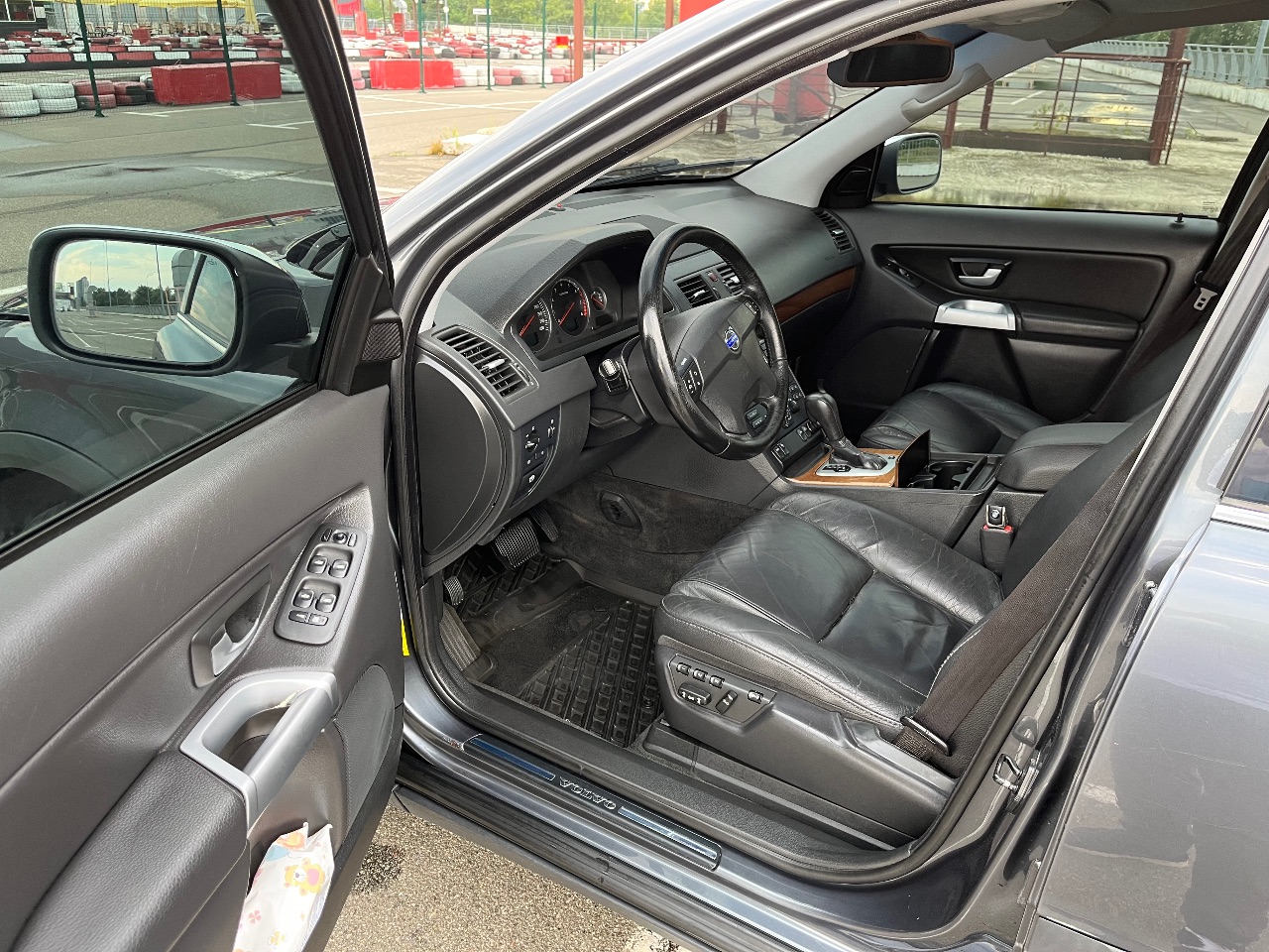 Volvo XC90 - фото 9