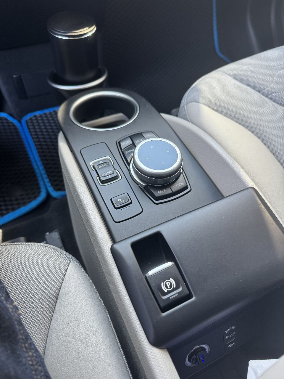 BMW i3 - фото 11