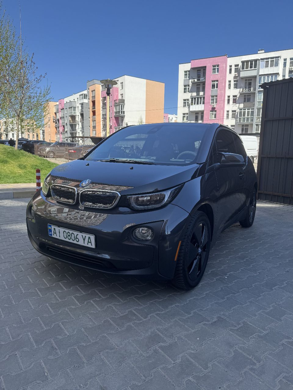 BMW i3 - фото 1