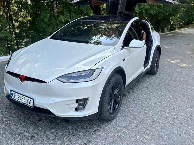 Tesla Model X - зображення 1