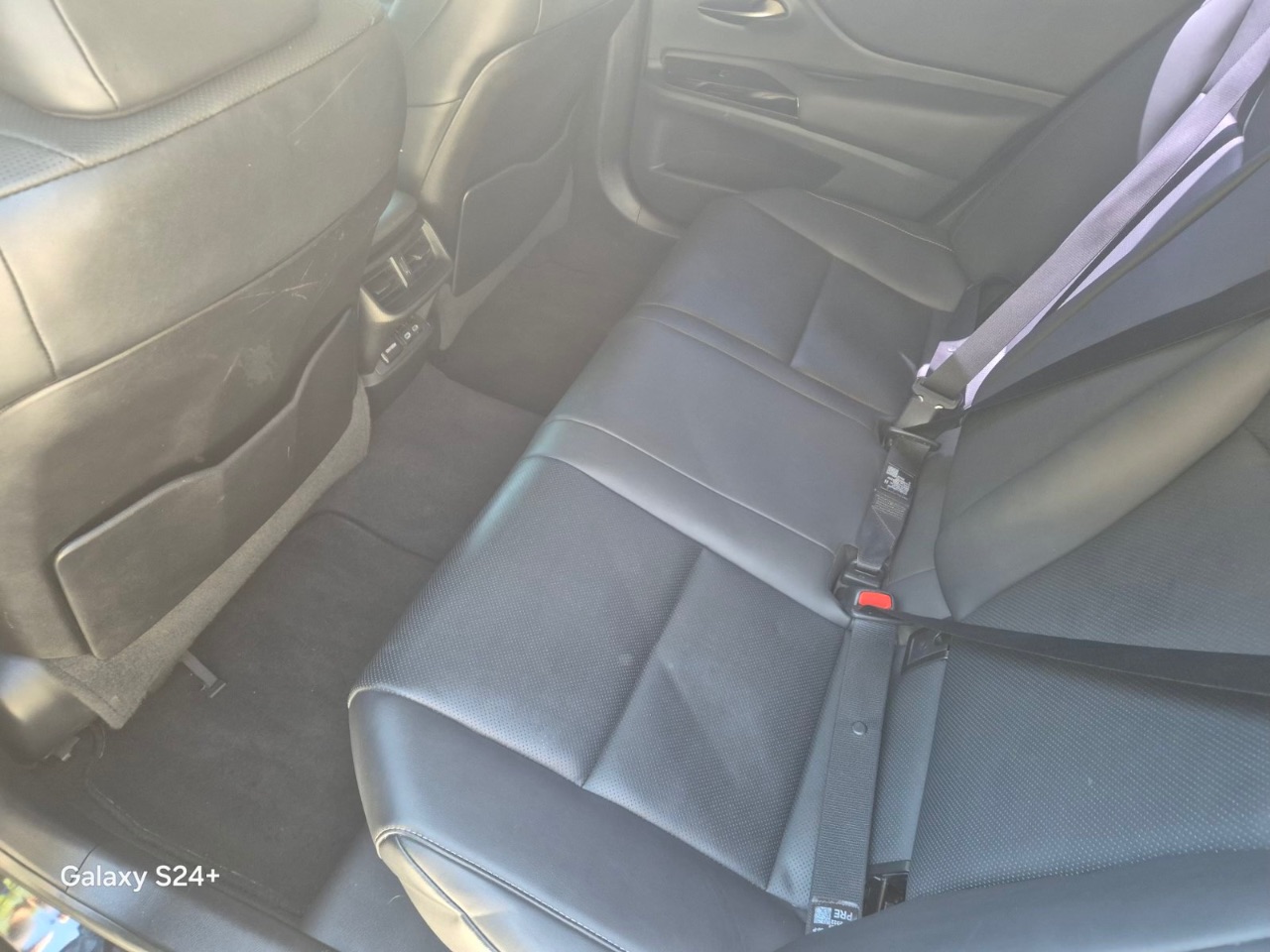 Lexus ES - фото 7