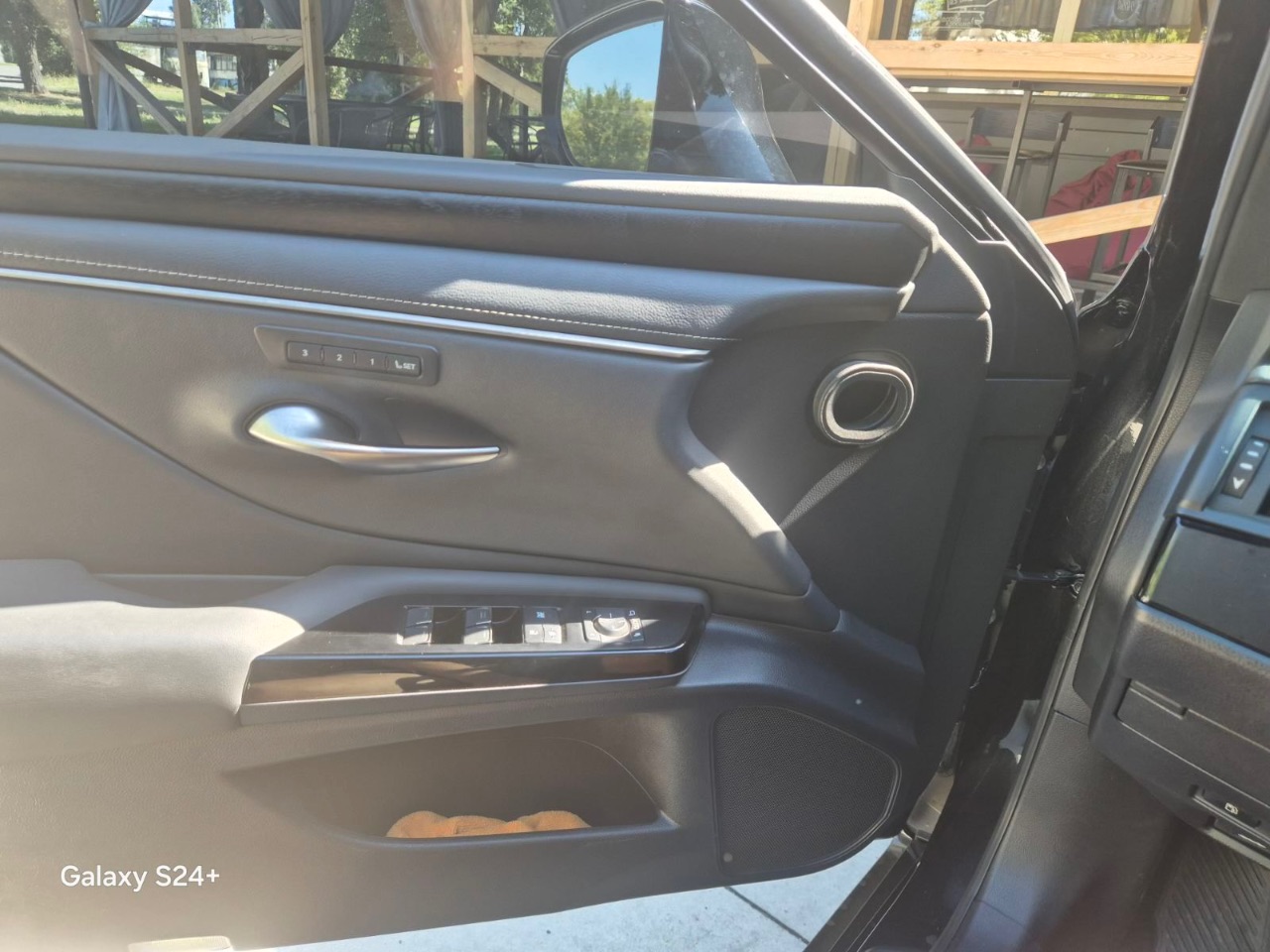 Lexus ES - фото 9