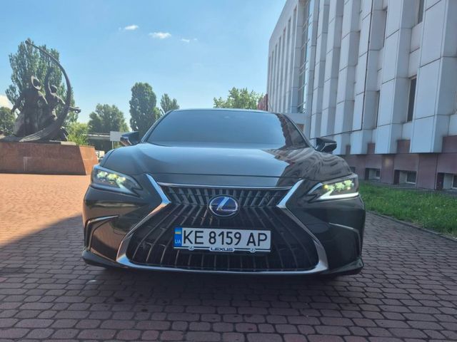 Lexus ES - фото 1