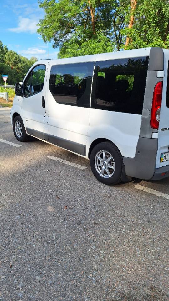 Renault Trafic - фото 10