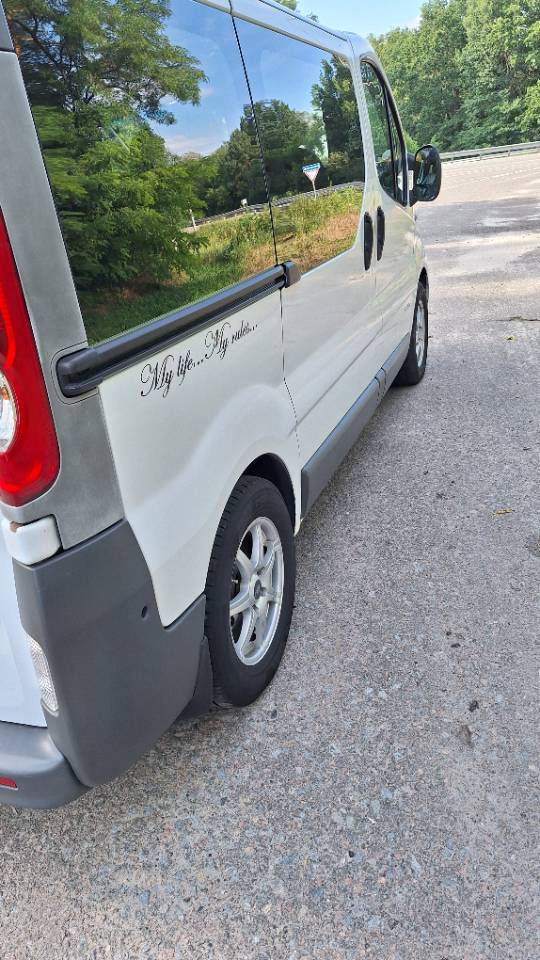 Renault Trafic - фото 8