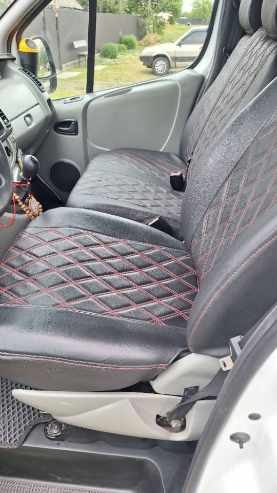 Renault Trafic - фото 12