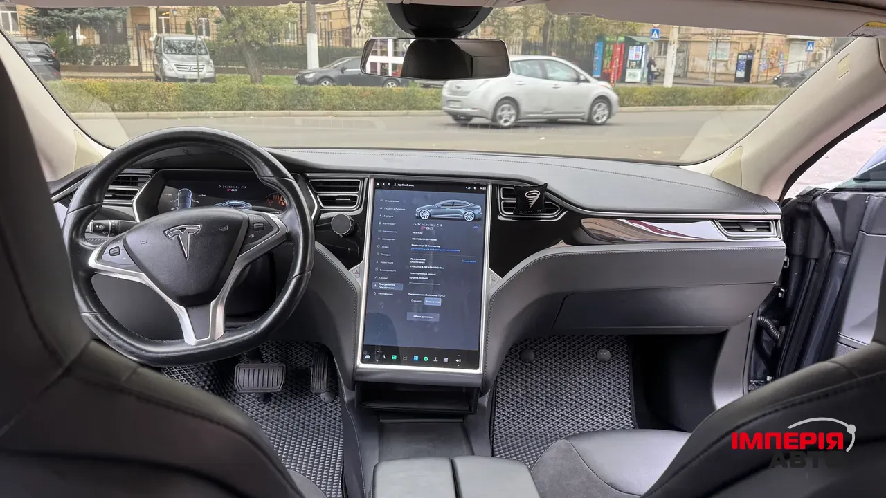 Tesla Model S - фото 5