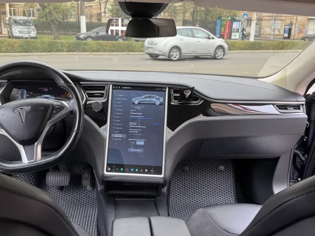 Tesla Model S - фото 5