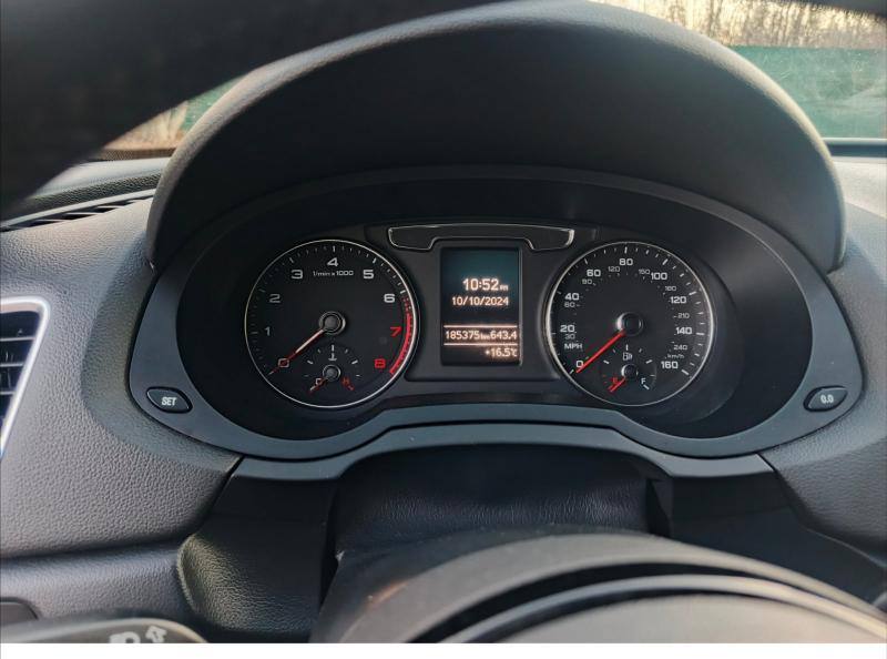 Audi Q3 - фото 8