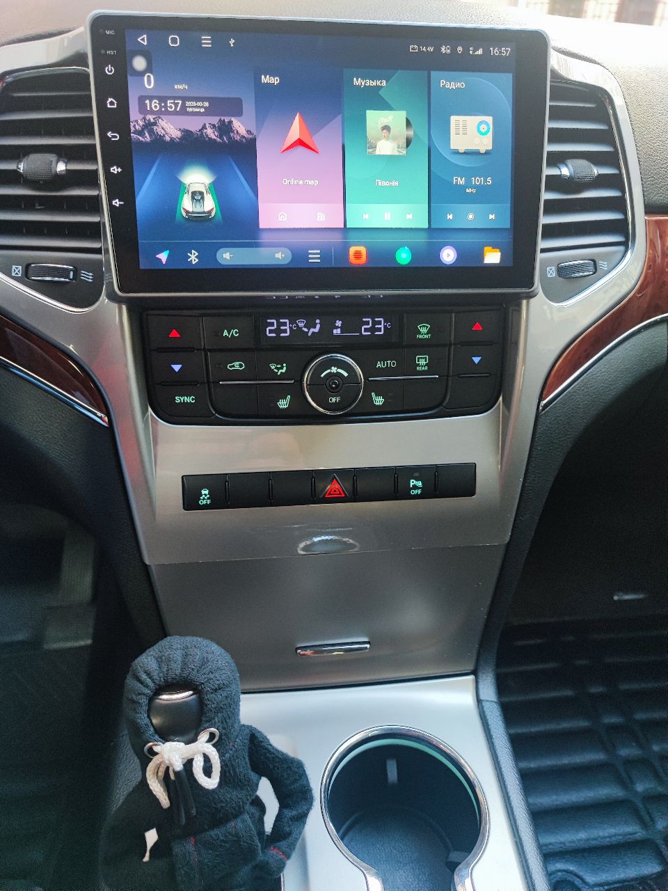 Jeep Grand Cherokee - фото 8