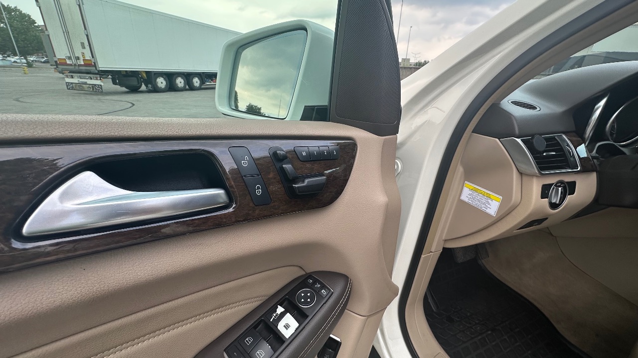 Mercedes-Benz M-Класс - фото 15