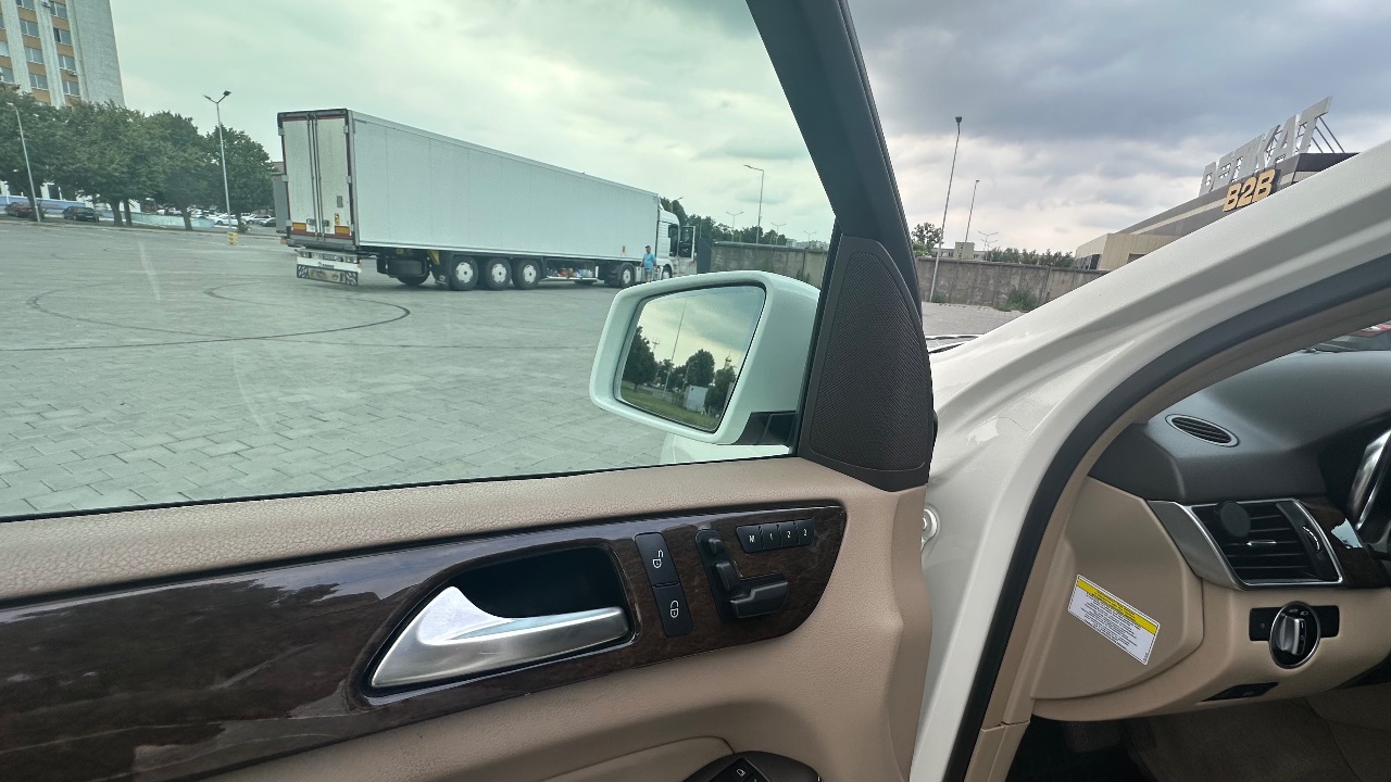 Mercedes-Benz M-Класс - фото 10